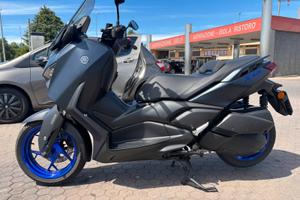 X-max 300