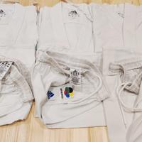 Karategi e corpetti per karate kumite per bambini