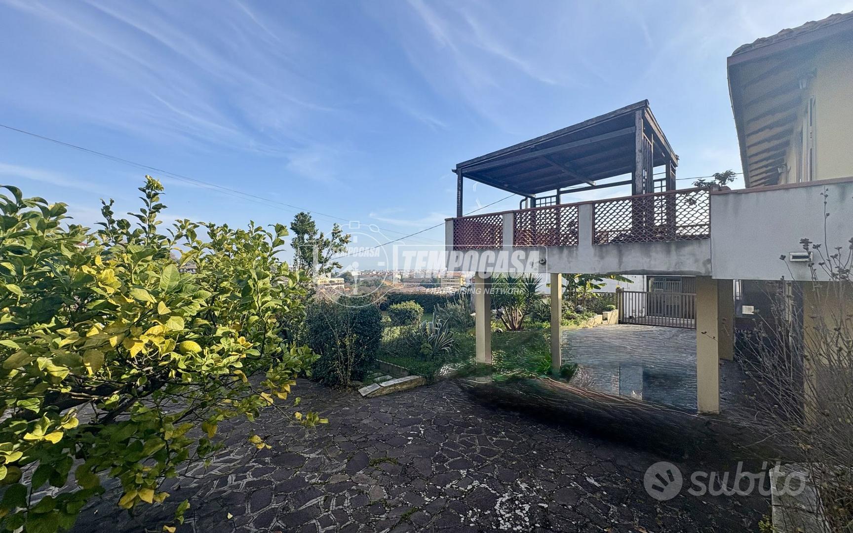 ELEGANTE VILLA INDIPENDENTE CON VISTA MARE MOZZAFI