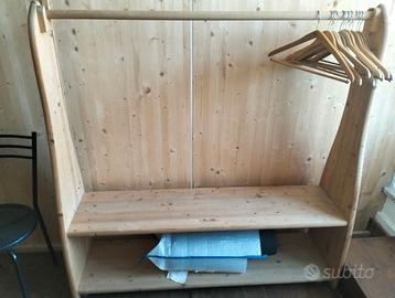 porta abiti in legno massiccio abete