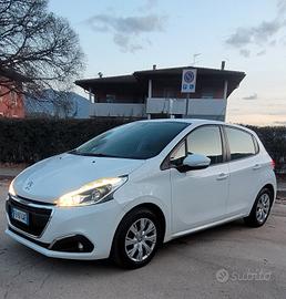 peugeot 208  Autocarro 