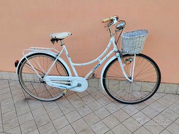 Bicicletta da 26 bianca con cesto meccanica perfet