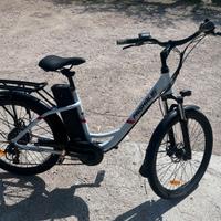 Bicicletta elettrica agevole prismalia 36v 250w