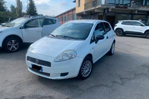 Fiat Grande Punto van tdi 1300 cc-anno 2009 200000