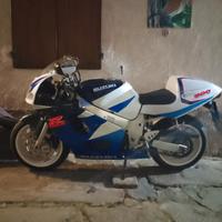 Suzuki gsxr 600 srad 99+carene/serbatoio omaggio 