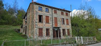 Casa indipendente di 180 m² con 5 locali a Bardi