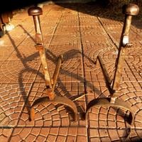 Alari da camino in ferro battuto antico-epoca 700