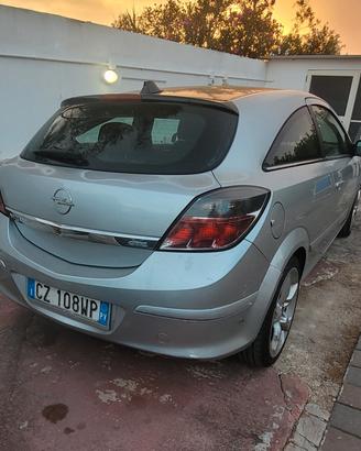 Opel Astra h GTC 1.9 JTD 120 cv