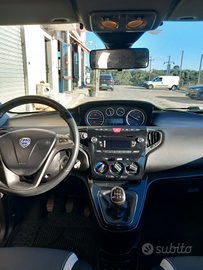 Lancia ypsilon 1.3 mtj