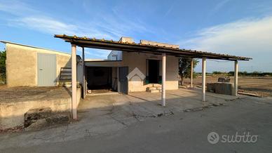 VILLA SINGOLA A MARGHERITA DI SAVOIA