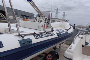 Joker Boat Clubman 21 + Carrello Spoleto rimorchi