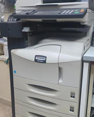 N 2 PEZZI KYOCERA KM4050 CON FINISHER 