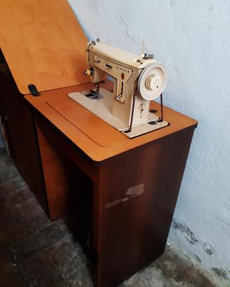 MACCHINA DA CUCIRE SINGER 267 - anni 60/70