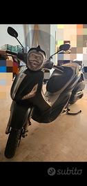 Piaggio Beverly 350 sport touring 