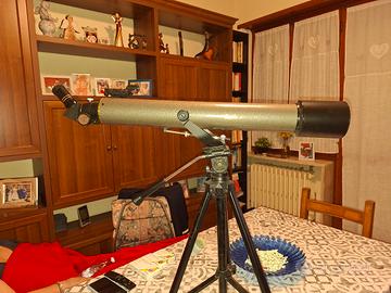 telescopio con cavalletto 