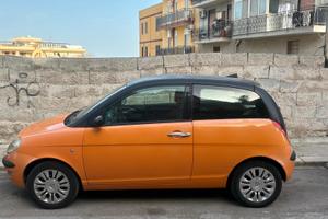 lancia y momo design anno 2007.benzina