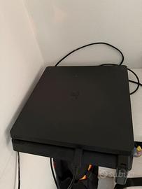 Ps4 con 2 controller, FC26 e gta V