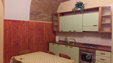 Appartamento arredato + magazzino a Candela(FG)