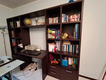 Libreria con scrivania integrata