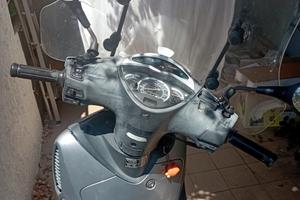 Scooter Honda sh 125 sinistrato per ricambi