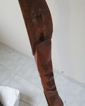 Pezzo unico in legno lavorato a mano