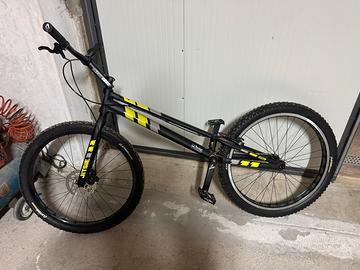 Bici da trial jitsie varial