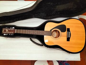 Chitarra acustica Yamaha 12corde