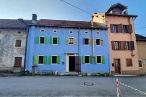 Immobile in asta di 181 m² con più di 5 locali e b