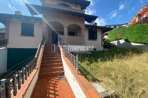 VILLA INDIPENDENTE CON GARAGE DOPPIO