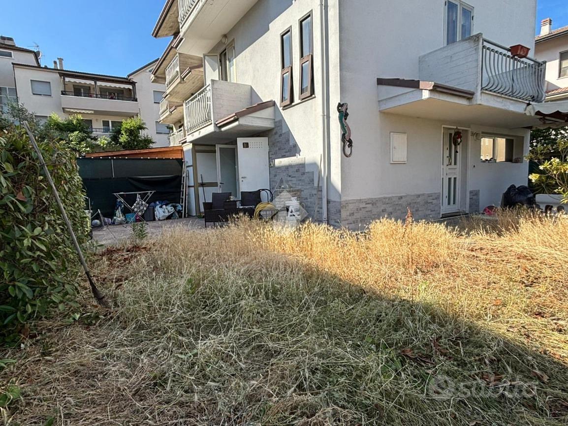 VILLA A SCHIERA A GATTEO - Vista 2