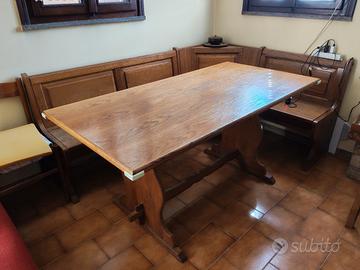Tavolo e cassapanca in legno
