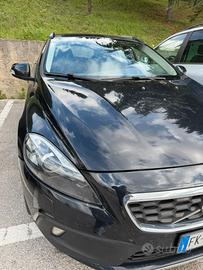 volvo  v40 crosscowntry anno 2014