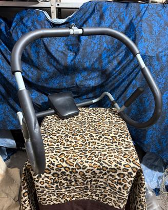 Attrezzo per addominali