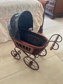Carrozzina antica