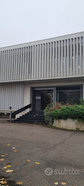 Uffici commerciali a Cento 235mq