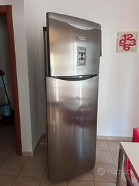 Frogorifero hotpoint ariston inox con display