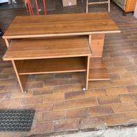 Scrivania porta computer