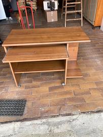 Scrivania porta computer