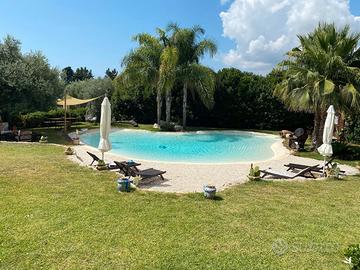Villa c/PISCINA uso esclusivo- per la via Marina