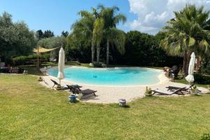 Villa c/PISCINA uso esclusivo- per la via Marina