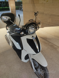 Piaggio Carnaby 300 ie
