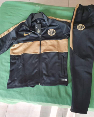 Kit maglia pantaloncini e calzettoni inter nike