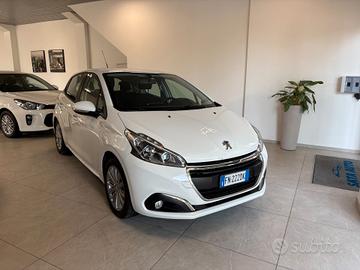 Peugeot 208 PureTech 82 5 porte Allure