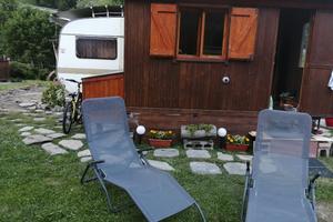 caravan in contesto grazioso campeggio di Extrapie