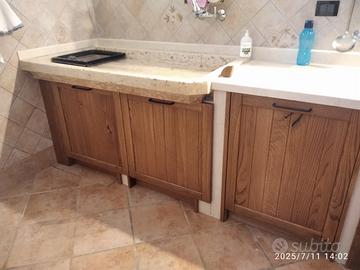 cucina con basi e frontali in rovere (no muretto)