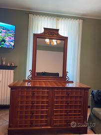 Cassettone Classico in legno con specchiera