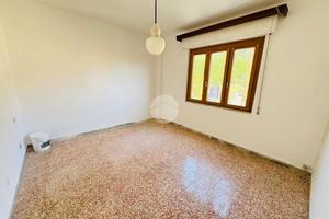4 LOCALI A DEIVA MARINA