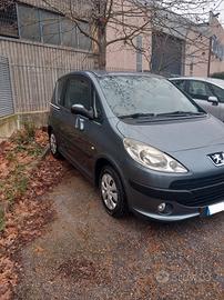 comoda e sfiziosa Peugeot 1007 diesel