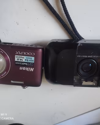 Due macchine fotografiche difettose