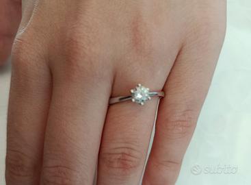 Anello solitario